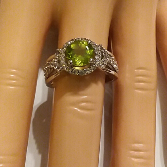 PERIDOT RING, SIZE 8 - Picture 5 of 5